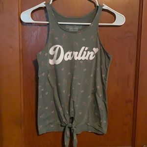 Cute summer top with a knot in the front.